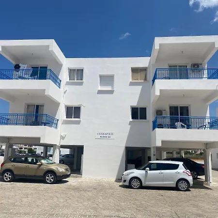 Kouppa Latchi Apartman *