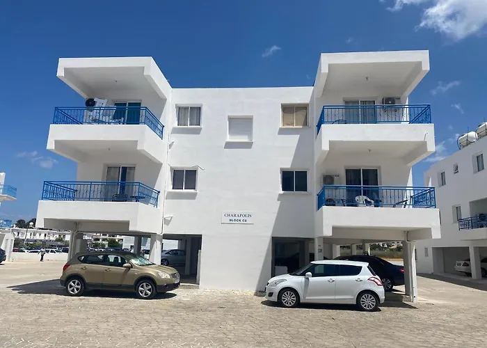 Kouppa Latchi アパート *