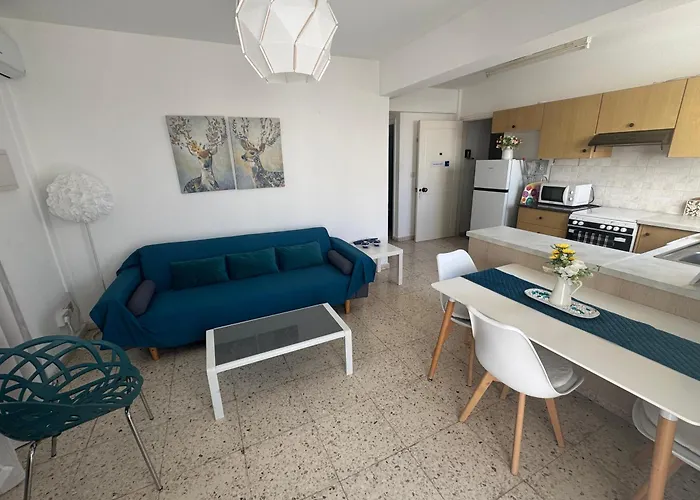 Kouppa Latchi * Polis